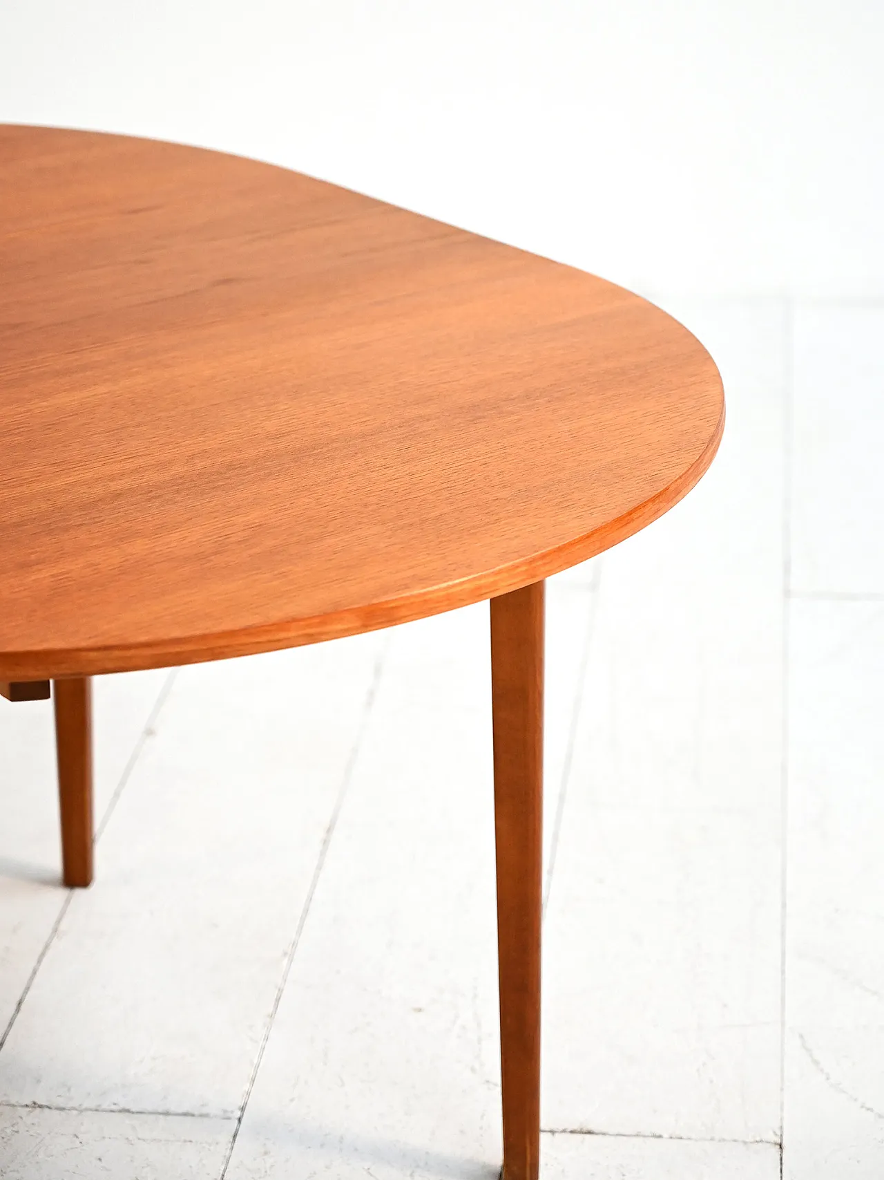 Round extendable Scandinavian teak table, 1960s 6