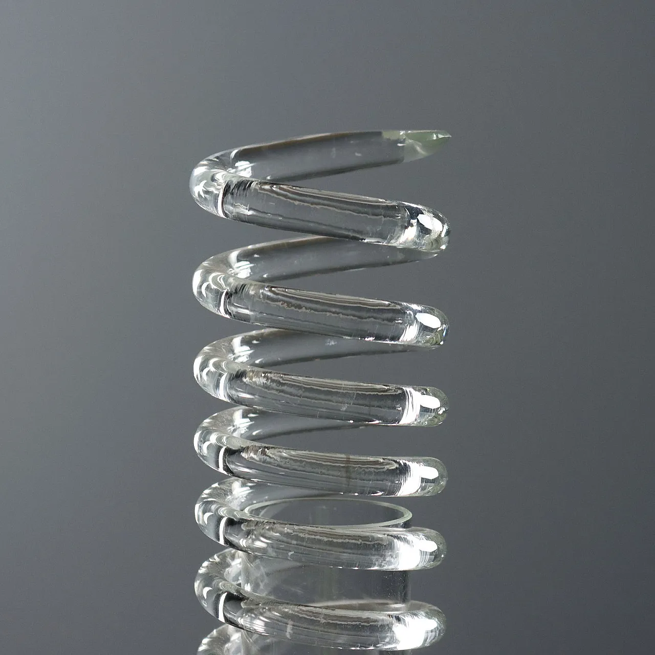 Pair of Monfiore Fornasetti twisted glass vases, 1970s 3