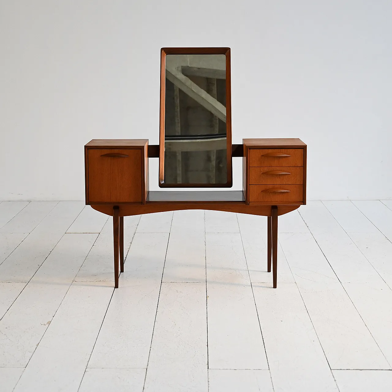 “Model 315” dressing table by Svante Skogh for Slutarp 1960s 2