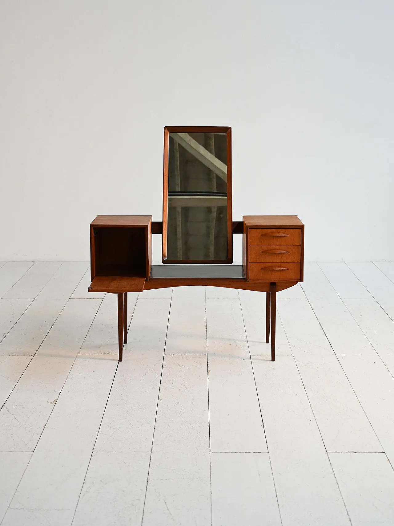 “Model 315” dressing table by Svante Skogh for Slutarp 1960s 3