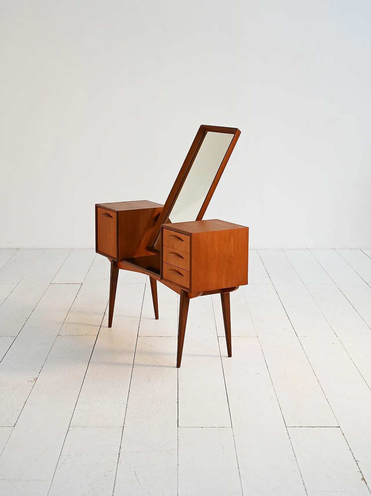 “Model 315” dressing table by Svante Skogh for Slutarp 1960s 4