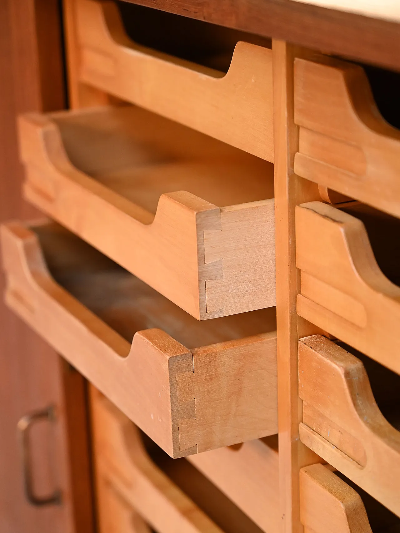 Highboard scandinavo in teak anni ’50 10
