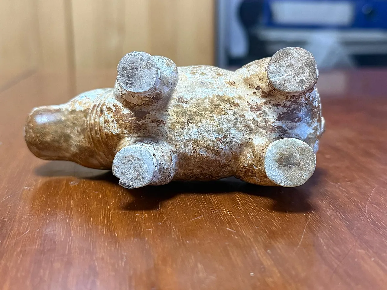 Figura cinese di rinoceronte in giada bianca, patina naturale, '600 5