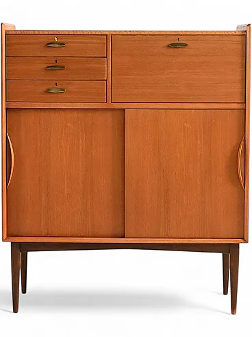 Cabinet danese anni ’50 con maniglie in ottone