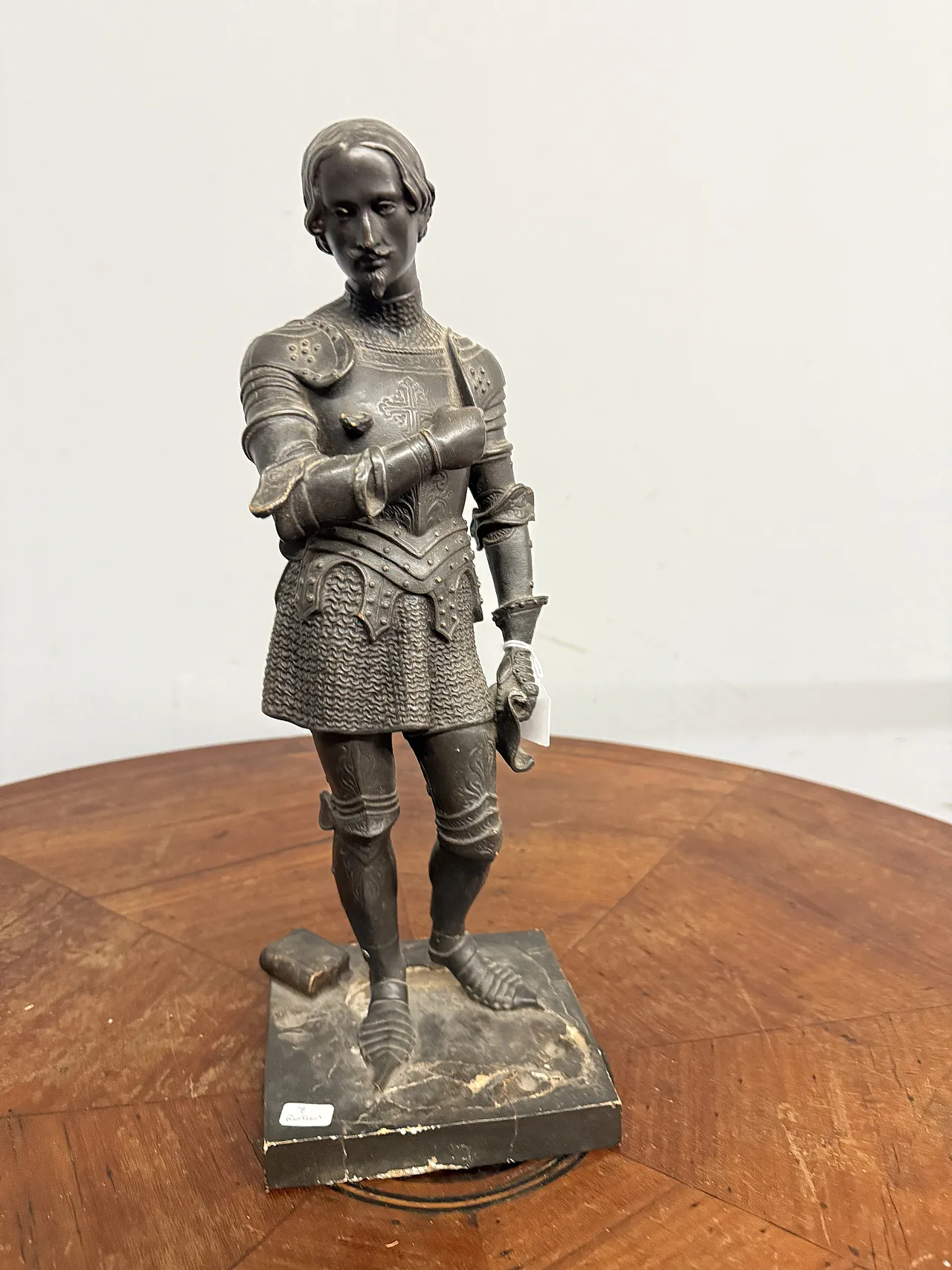Scaiola sculpture of a knight made in France, 19th century 2