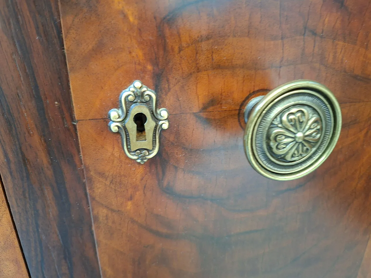 Pair of Art Deco sideboards in briarwood, 1930s 4