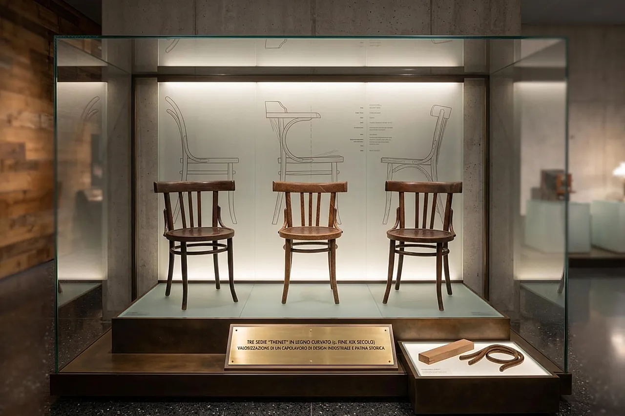 3 Iconic Thonet style chairs, 20th century 2
