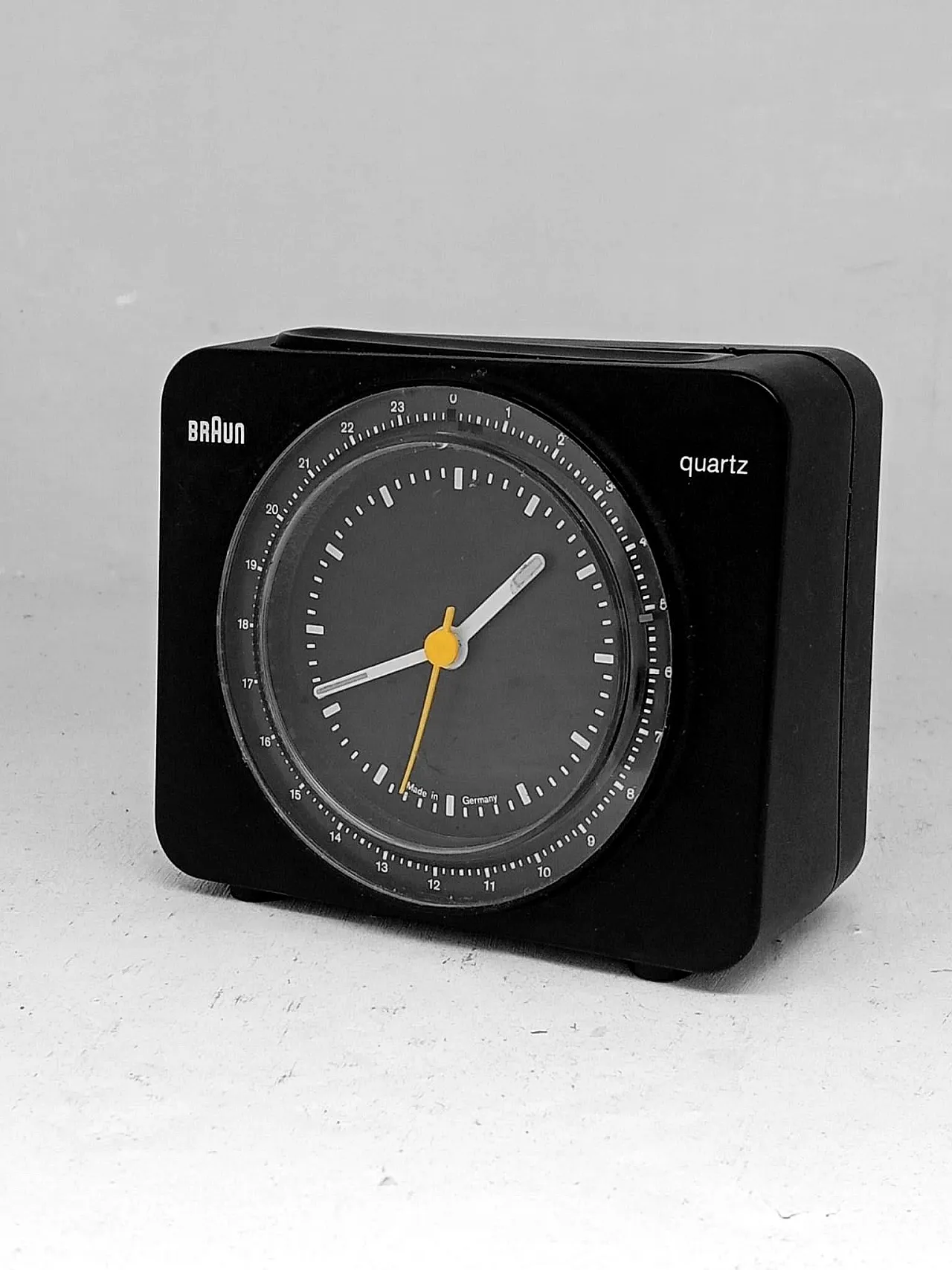 Braun Dietrich Lubs, clock megamatic ab11 type 4834, 1980s | intOndo