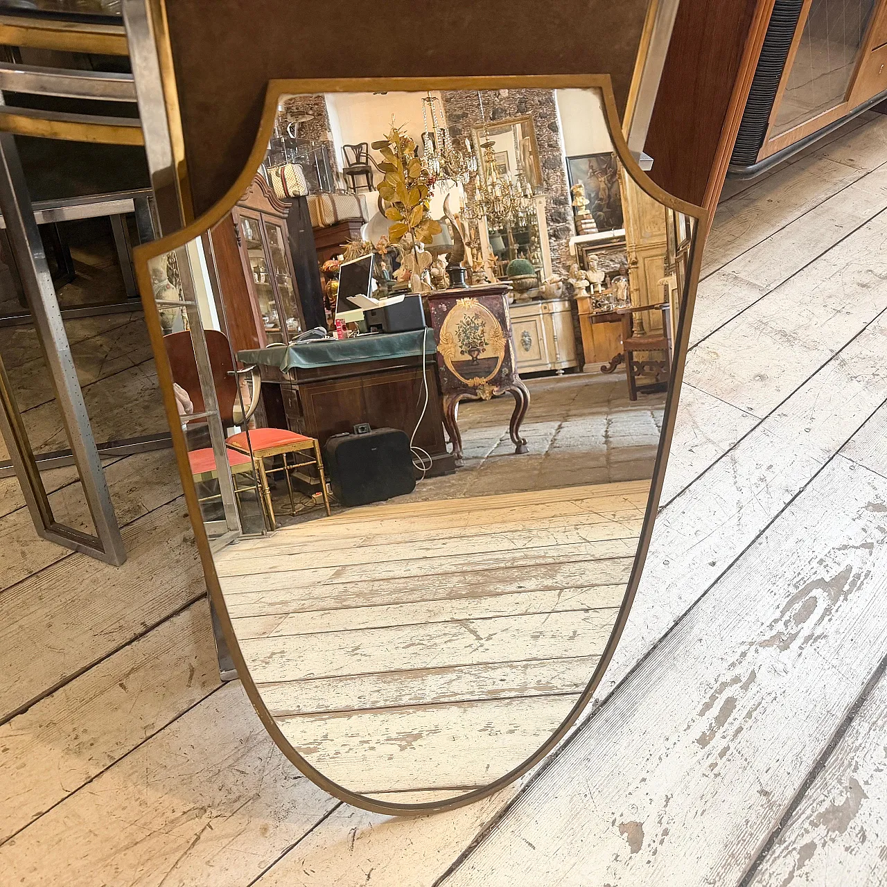 Specchio da parete con scudo d'ottone di Gio Ponti, anni '50 3