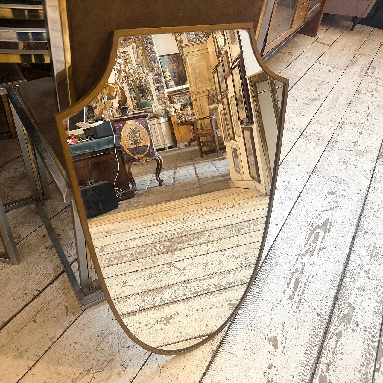 Specchio da parete con scudo d'ottone di Gio Ponti, anni '50 4