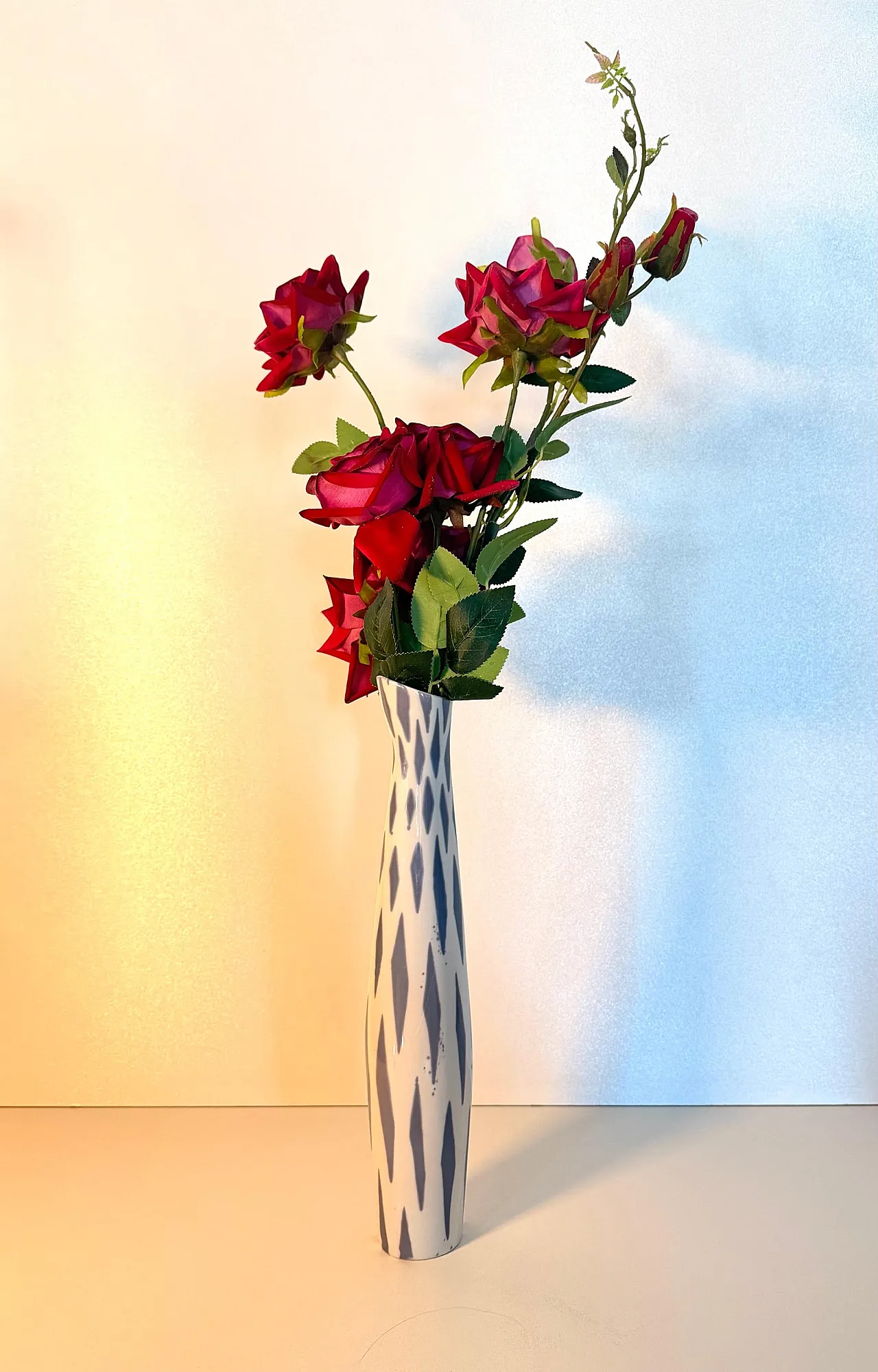 Vaso in porcellana di Jindřich Marek per Royal Dux, anni '60 2