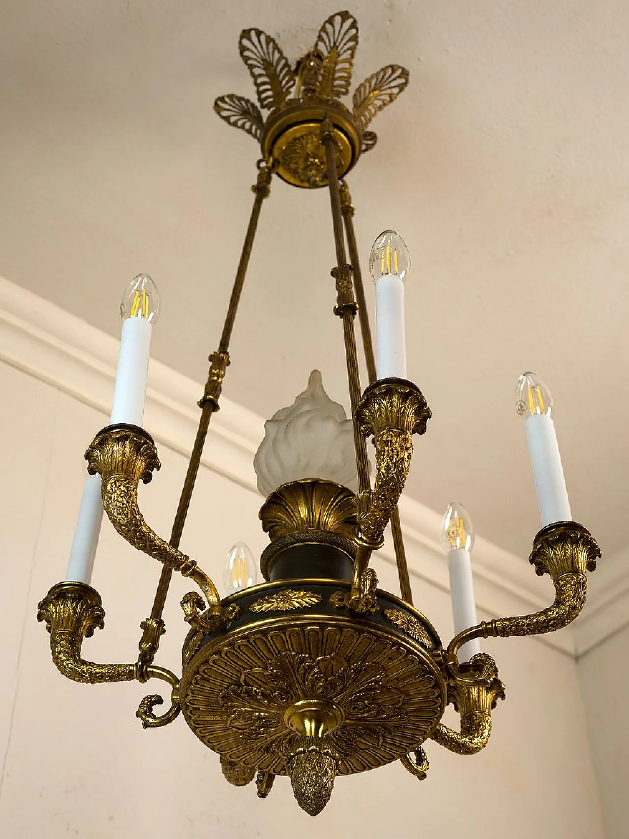 Lampadario Impero a 7 luci in bronzo dorato, fine '800 2