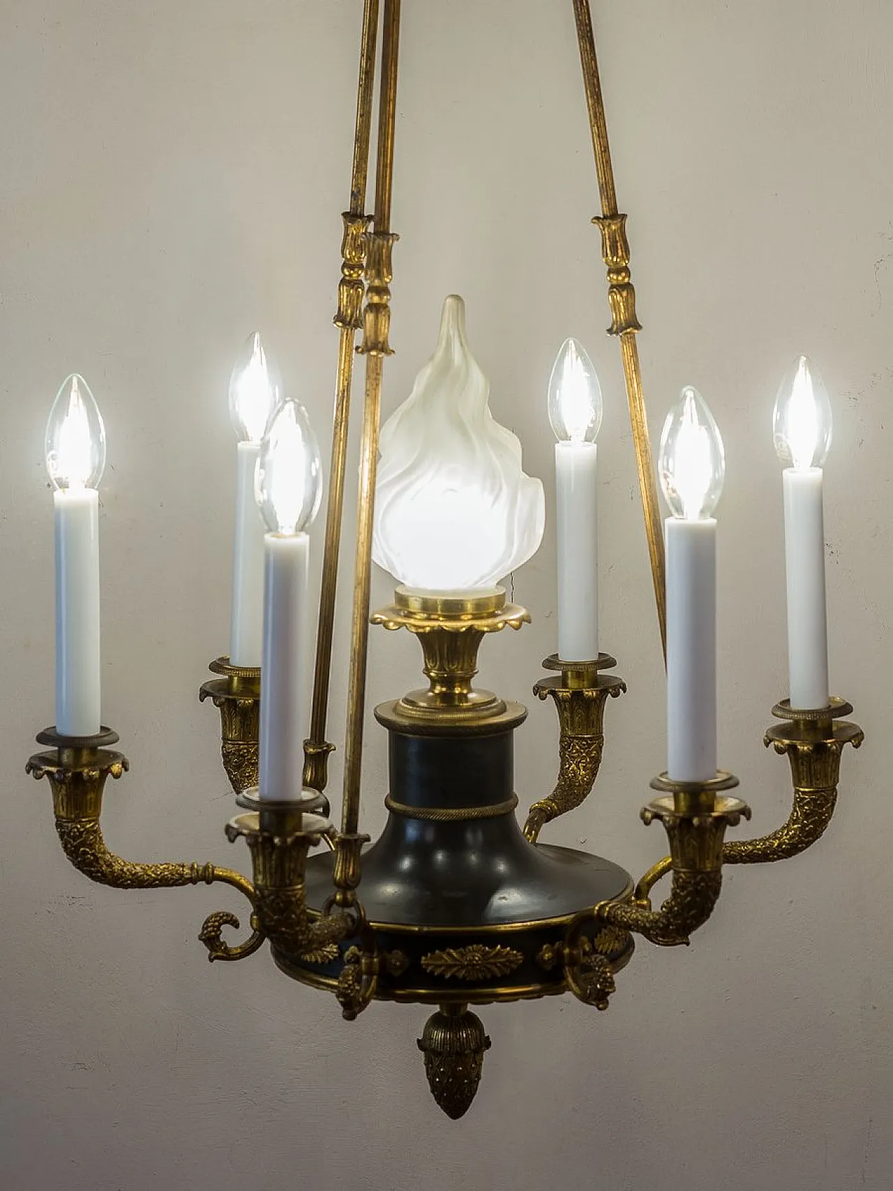 Lampadario Impero a 7 luci in bronzo dorato, fine '800 3