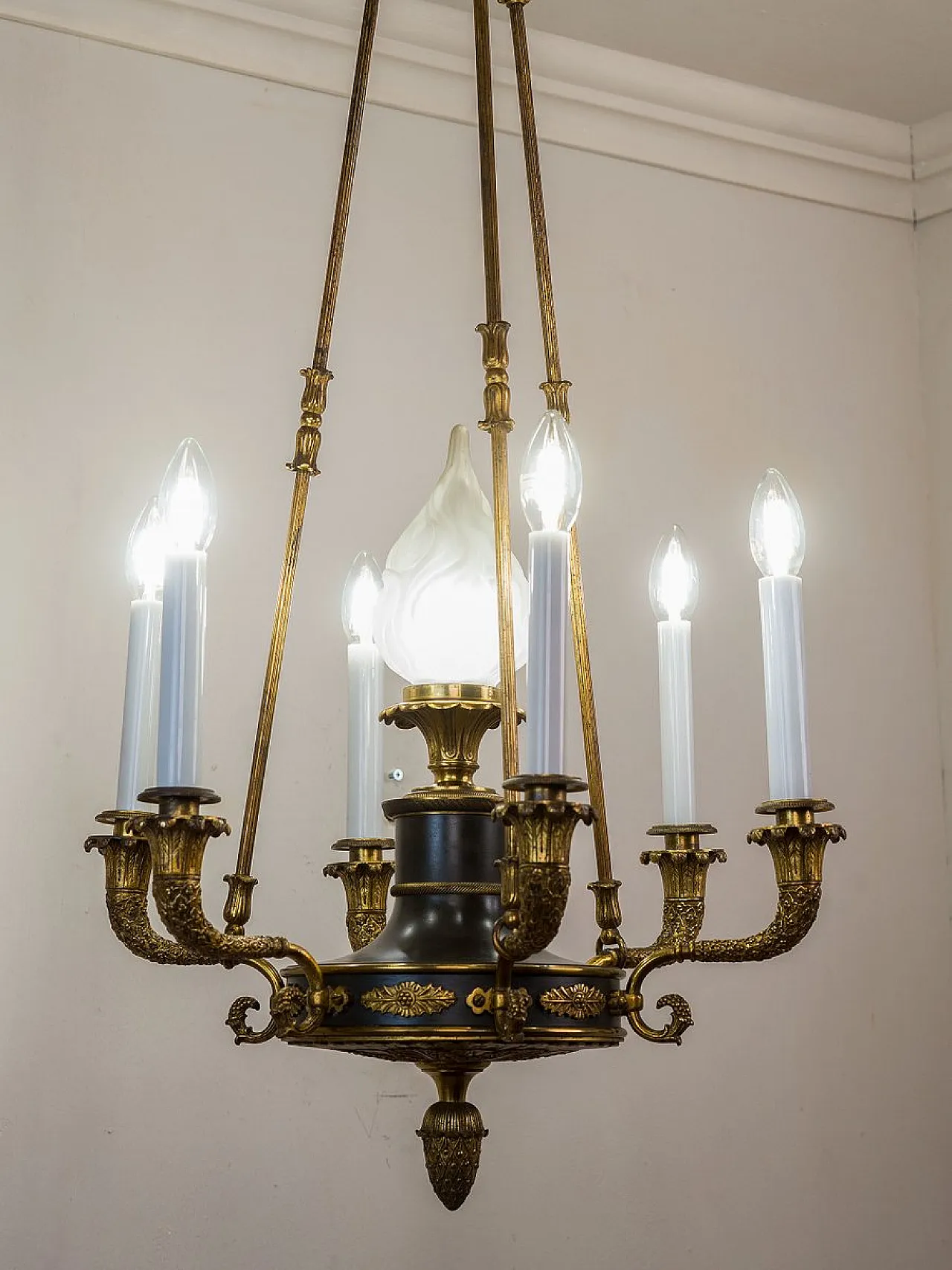 Lampadario Impero a 7 luci in bronzo dorato, fine '800 9