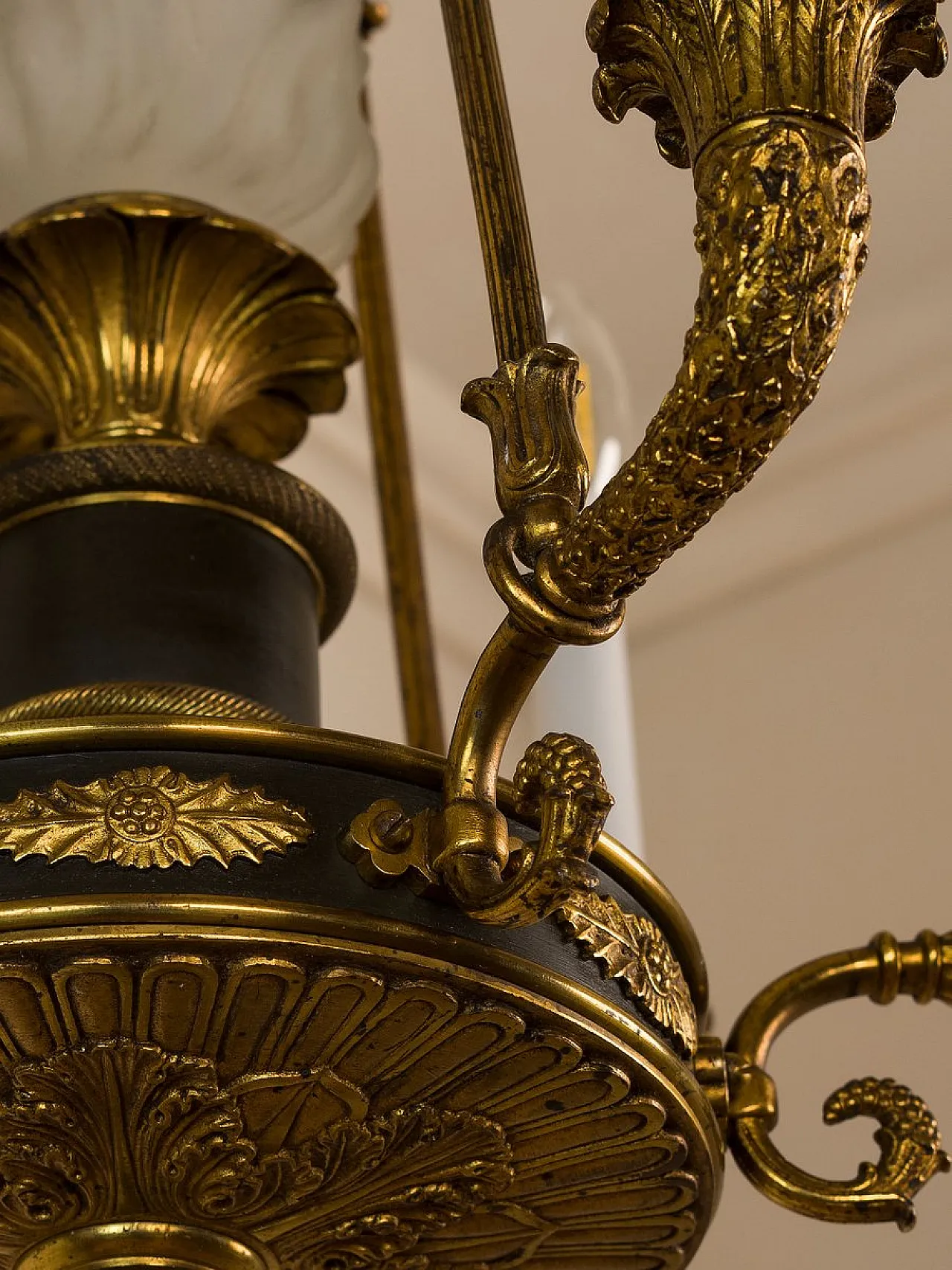 Lampadario Impero a 7 luci in bronzo dorato, fine '800 12