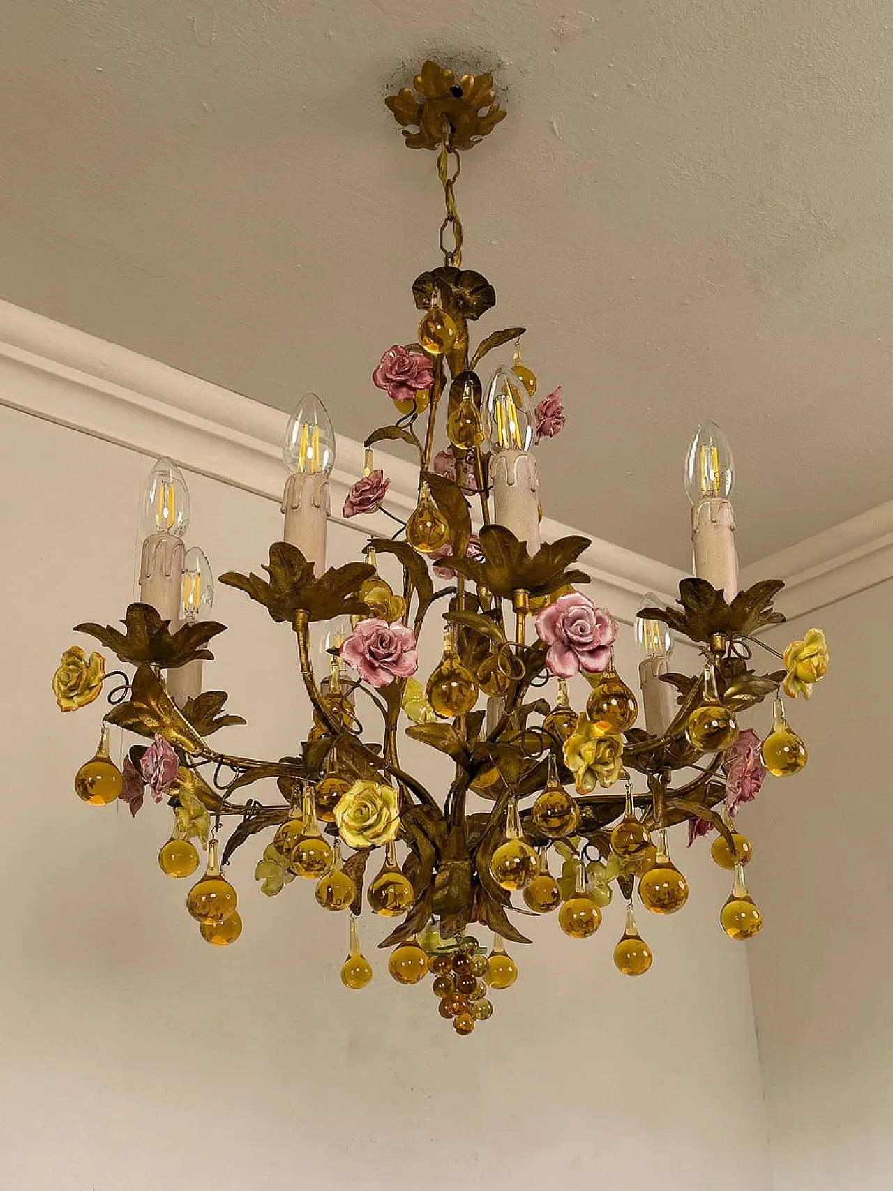 Lampada floreale in ferro dorato, ceramica e vetro di Murano, anni '60 7