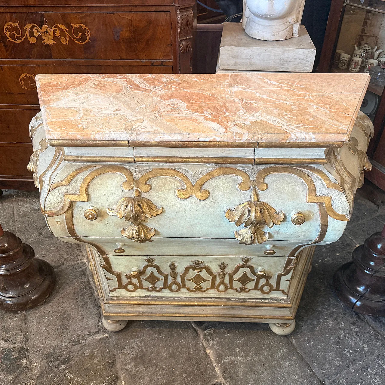 Comò veneziano barocco in legno laccato e dorato e marmo, '700 2