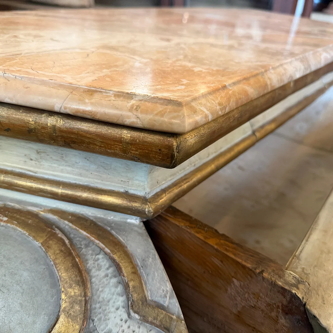Comò veneziano barocco in legno laccato e dorato e marmo, '700 5