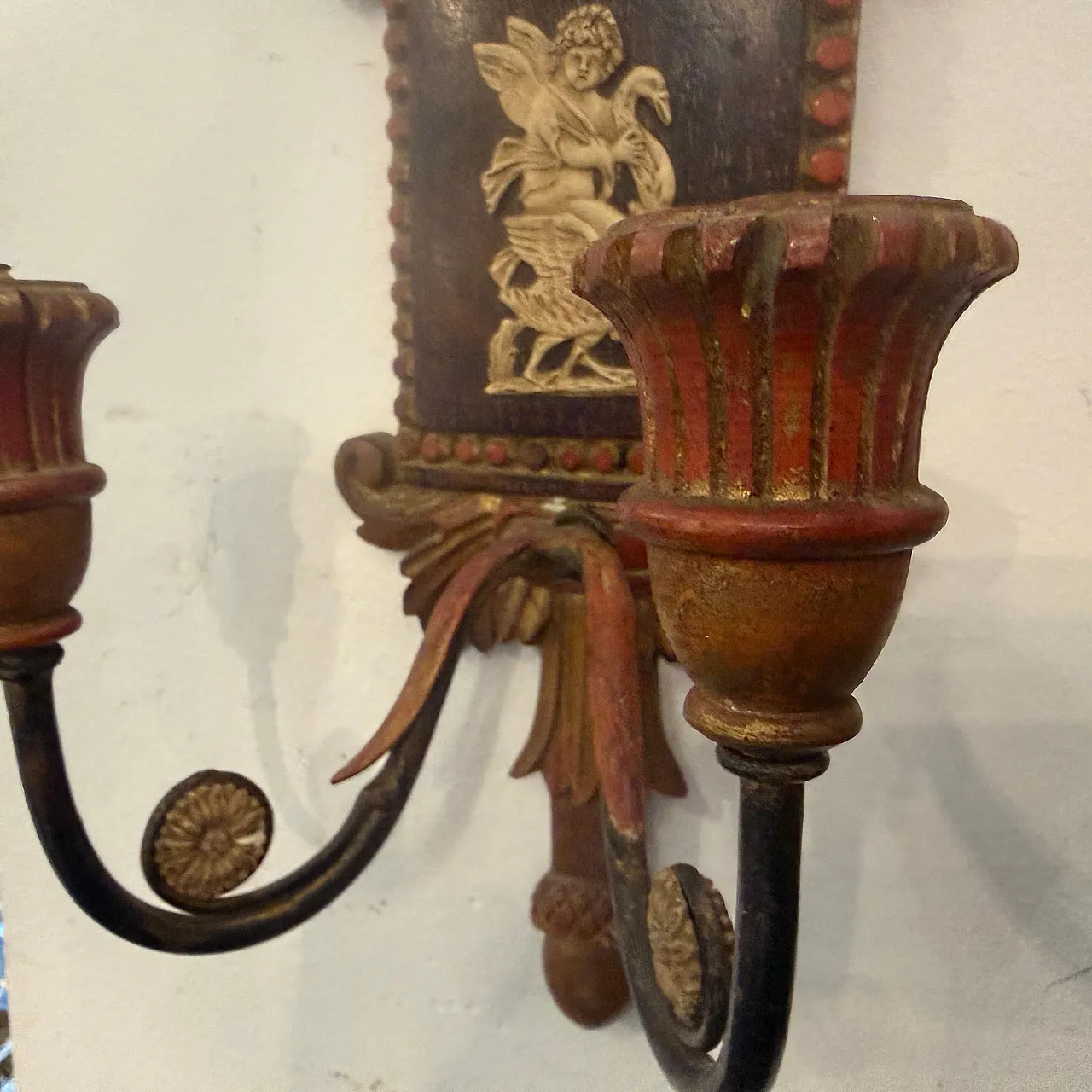 Coppia di lampade da parete Florentine in legno laccato, anni '50 7