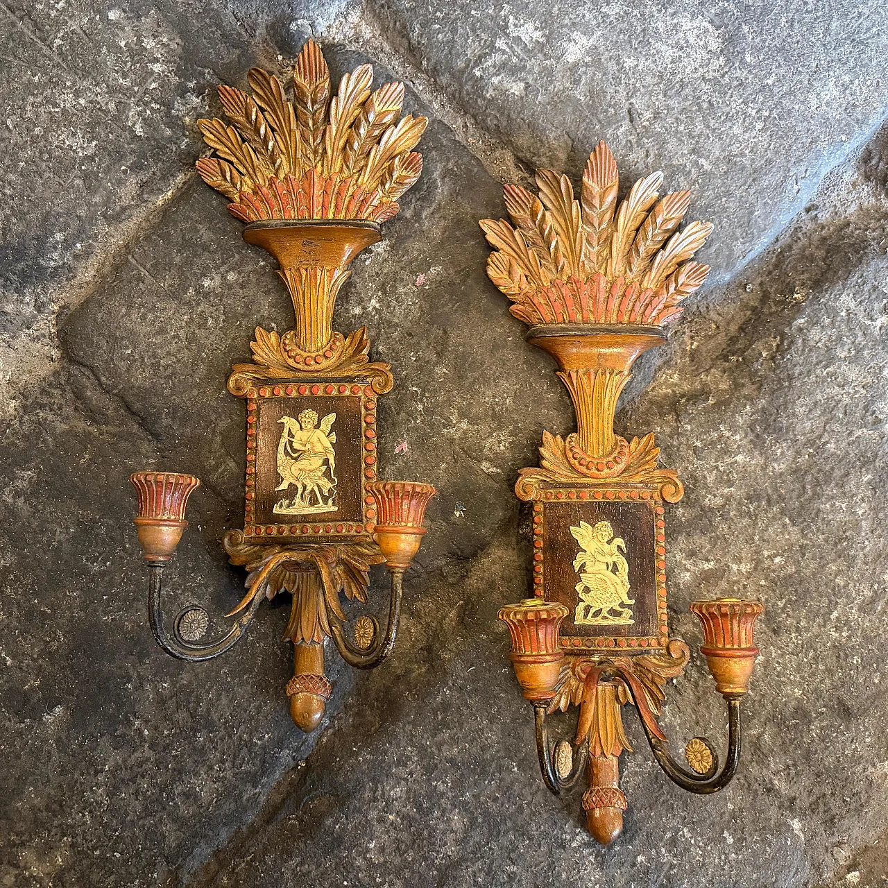 Coppia di lampade da parete Florentine in legno laccato, anni '50 13