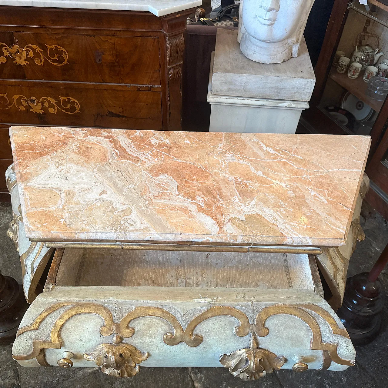 Comò veneziano barocco in legno laccato e dorato e marmo, '700 14