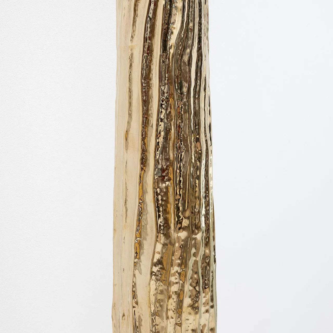 Lampada da terra in ottone martellato stile Torchère, '900 4