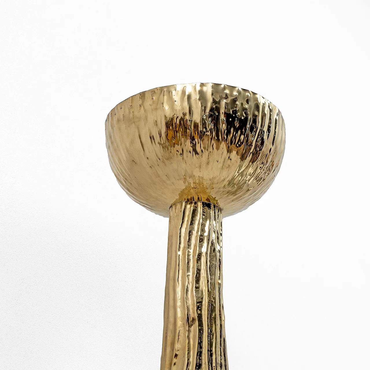 Lampada da terra in ottone martellato stile Torchère, '900 5