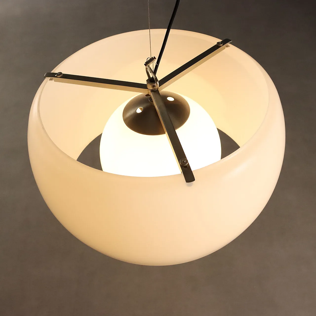 Lampada Omega di Vico Magistretti per Artemide, '900 6