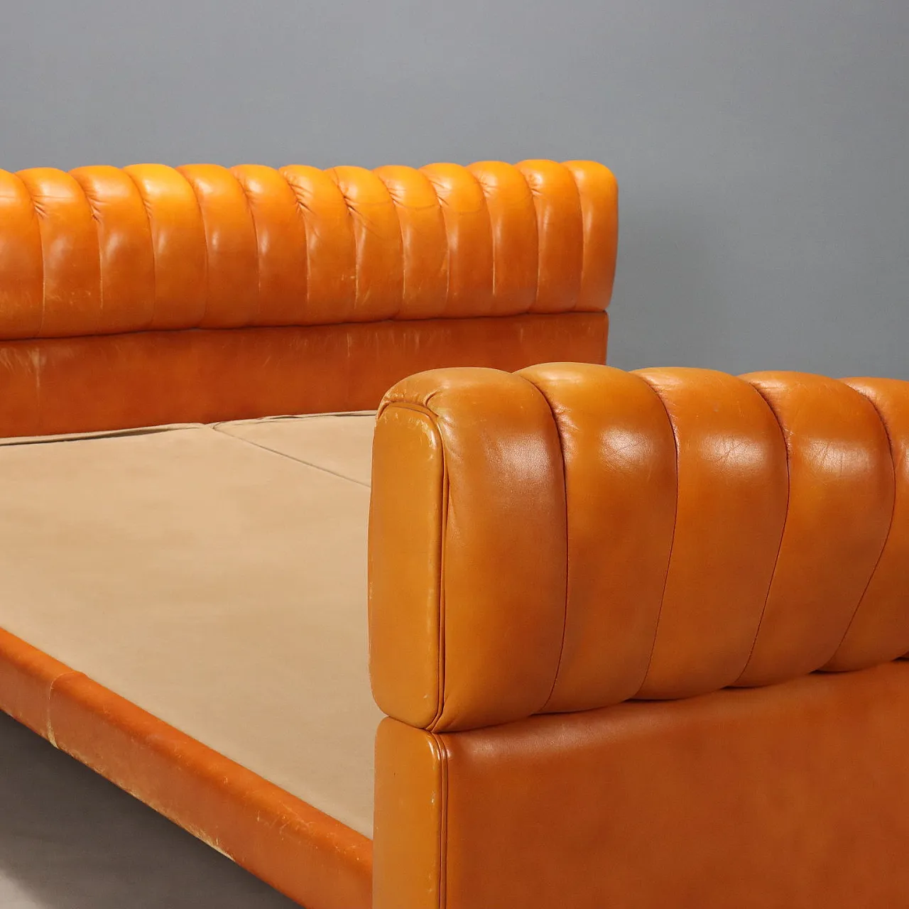 Luigi Massoni bed for Poltrona Frau, 20th century 4