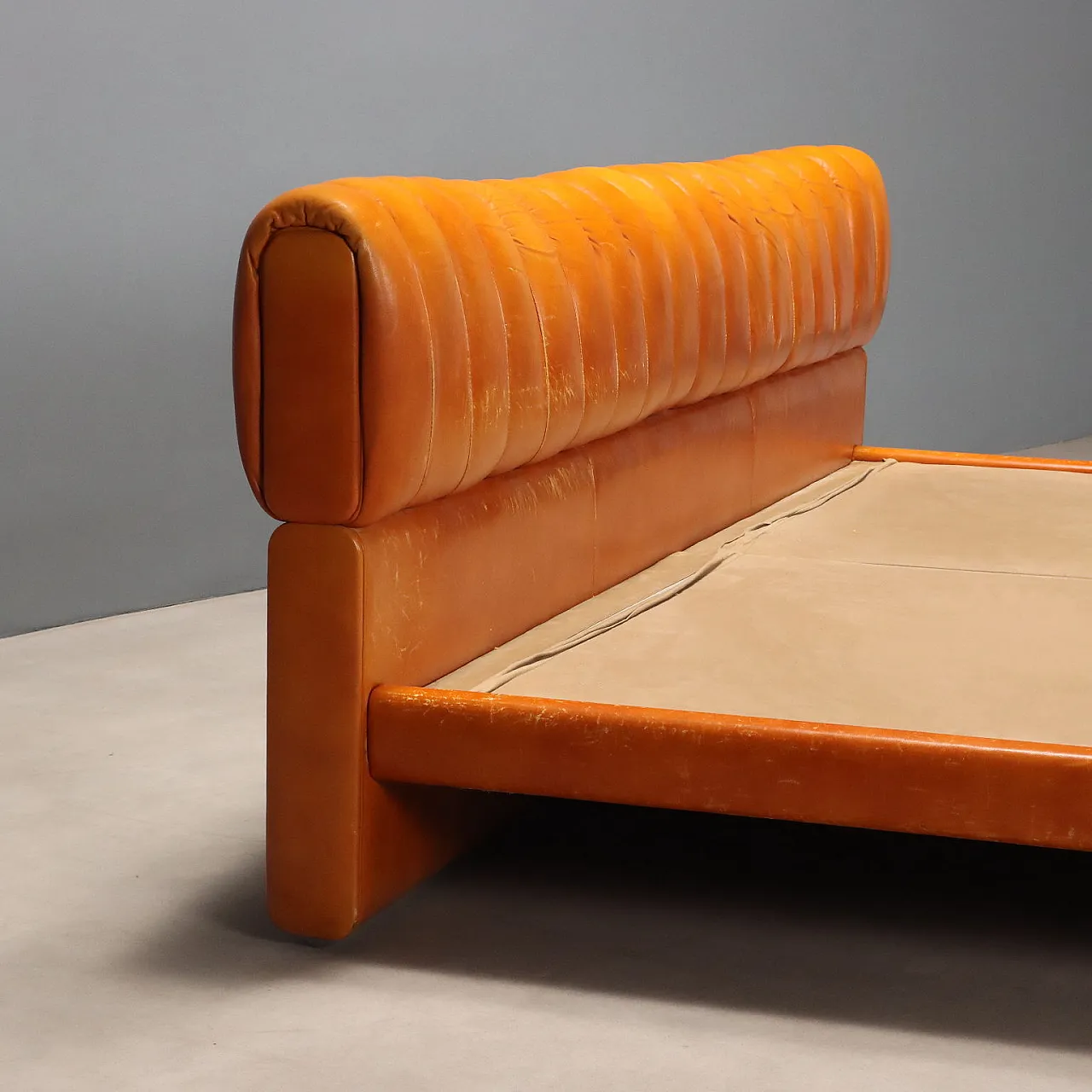 Luigi Massoni bed for Poltrona Frau, 20th century 6