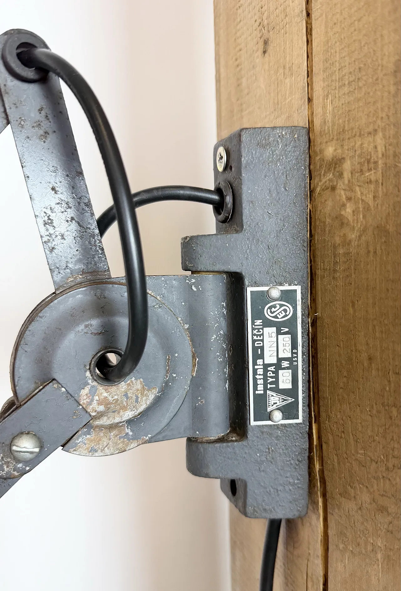 Grey Industrial Gooseneck scissor wall lamp by Elektroinstala, 1960s 4