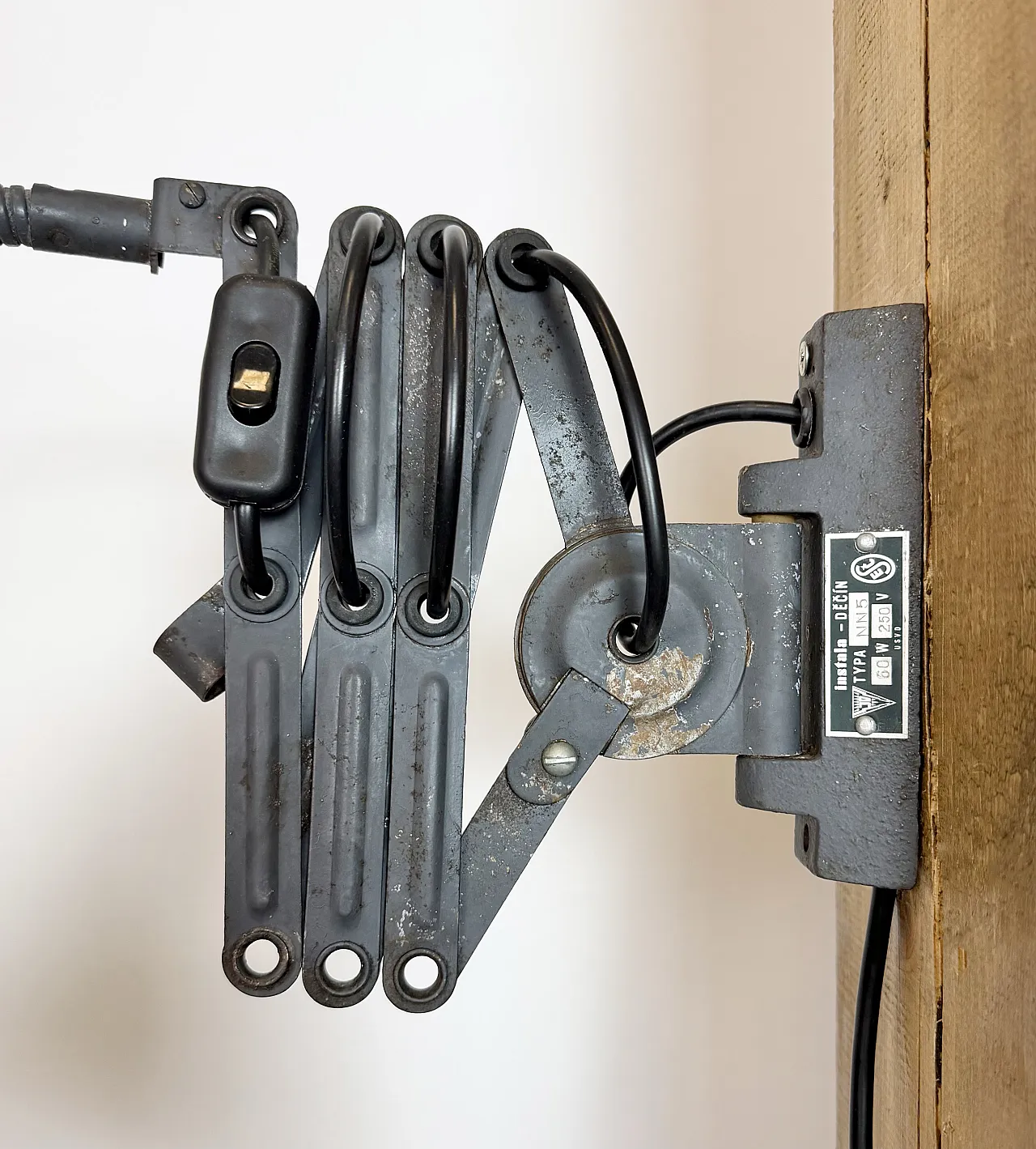 Grey Industrial Gooseneck scissor wall lamp by Elektroinstala, 1960s 10