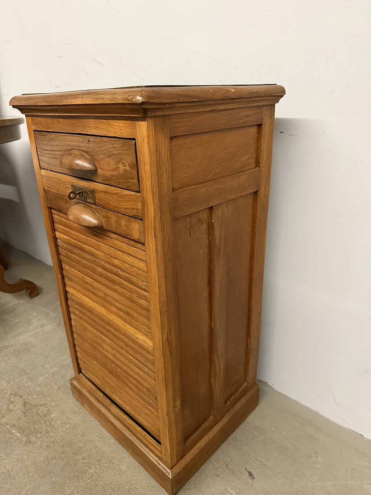 Mid-century column shutter in oak, 20th century 13