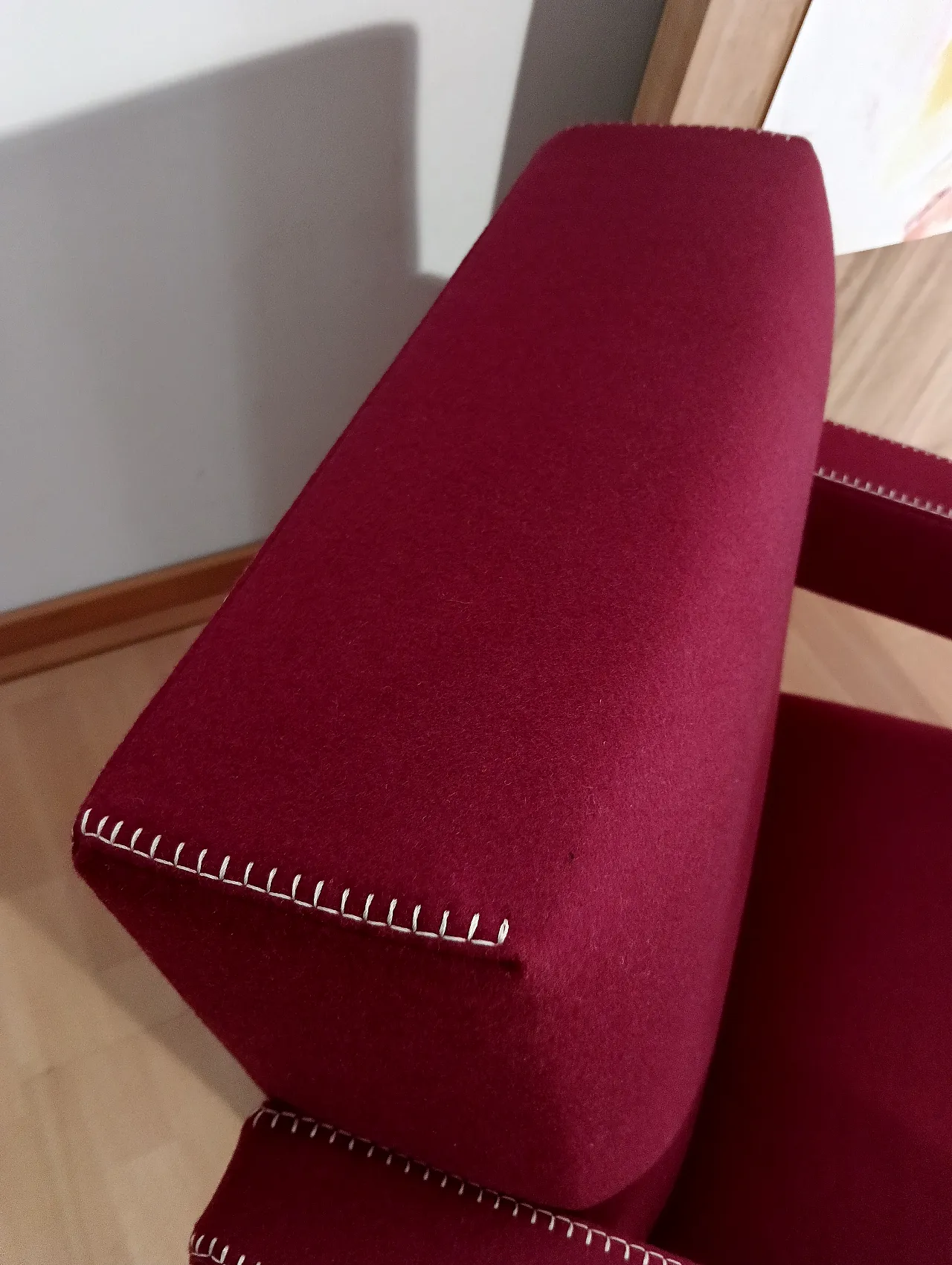 Poltrona Utrecht 637 in lana bordeaux di Cassina, anni 2000 6