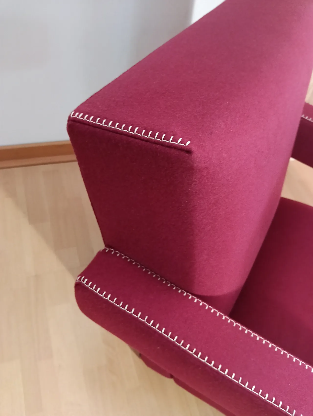 Poltrona Utrecht 637 in lana bordeaux di Cassina, anni 2000 7