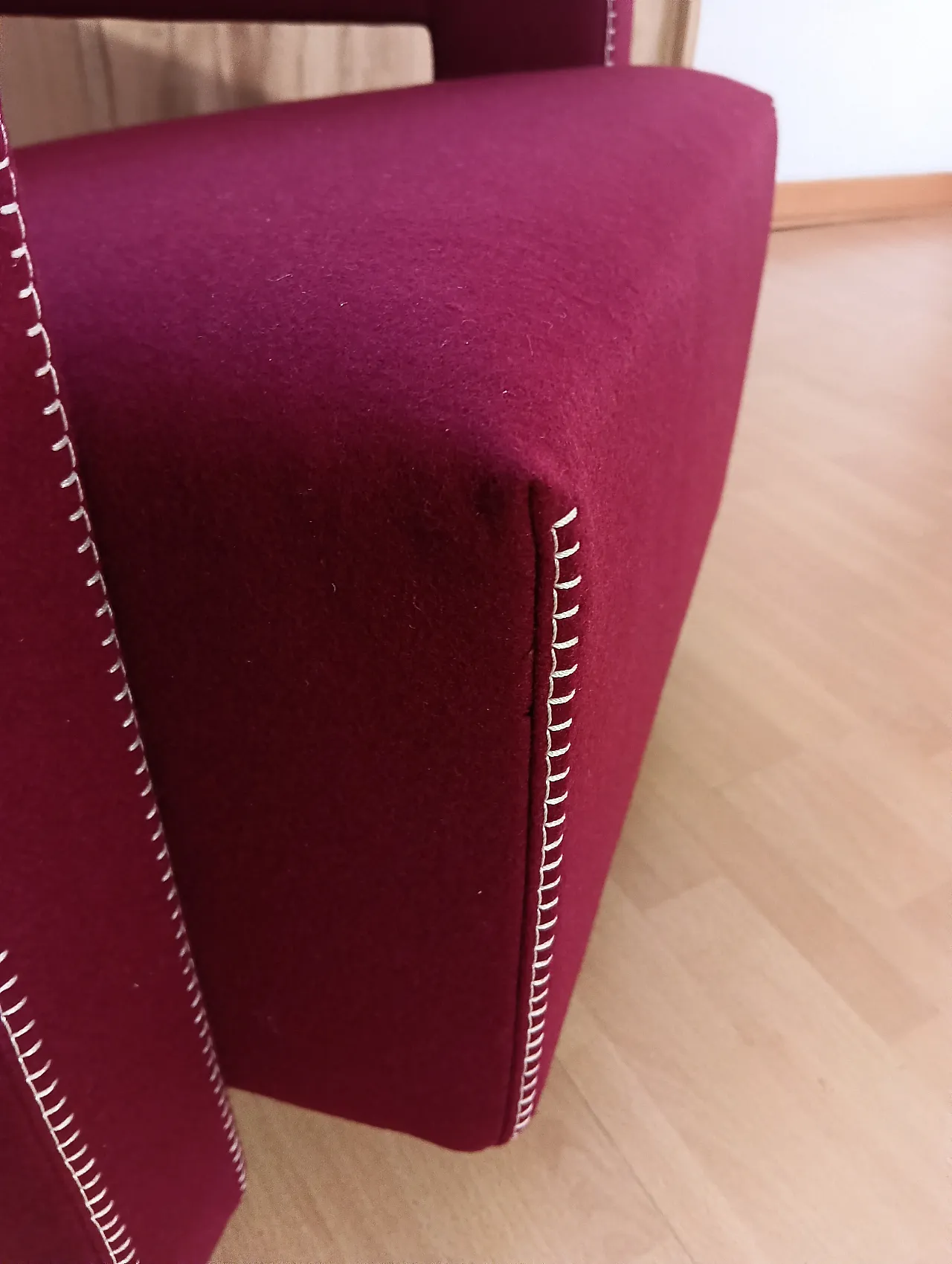 Poltrona Utrecht 637 in lana bordeaux di Cassina, anni 2000 10