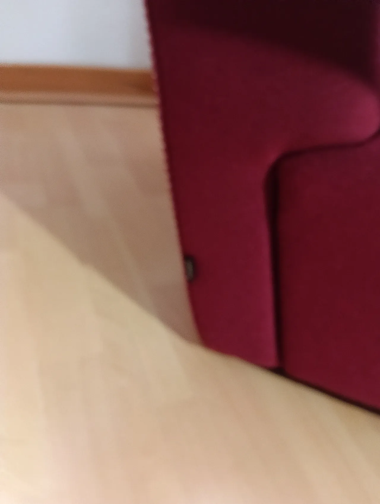 Poltrona Utrecht 637 in lana bordeaux di Cassina, anni 2000 14