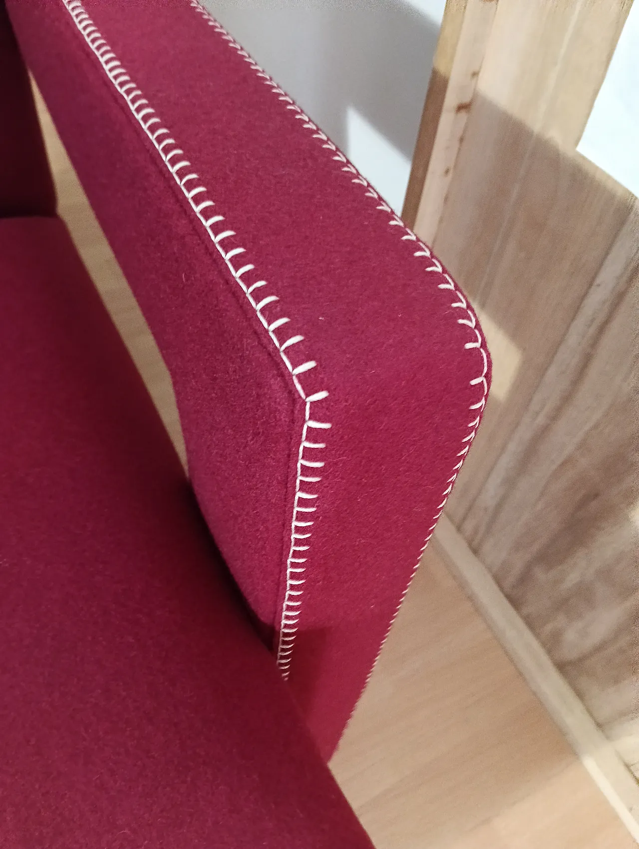 Poltrona Utrecht 637 in lana bordeaux di Cassina, anni 2000 23
