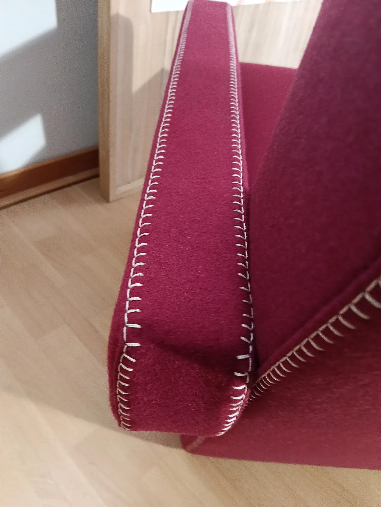 Poltrona Utrecht 637 in lana bordeaux di Cassina, anni 2000 34