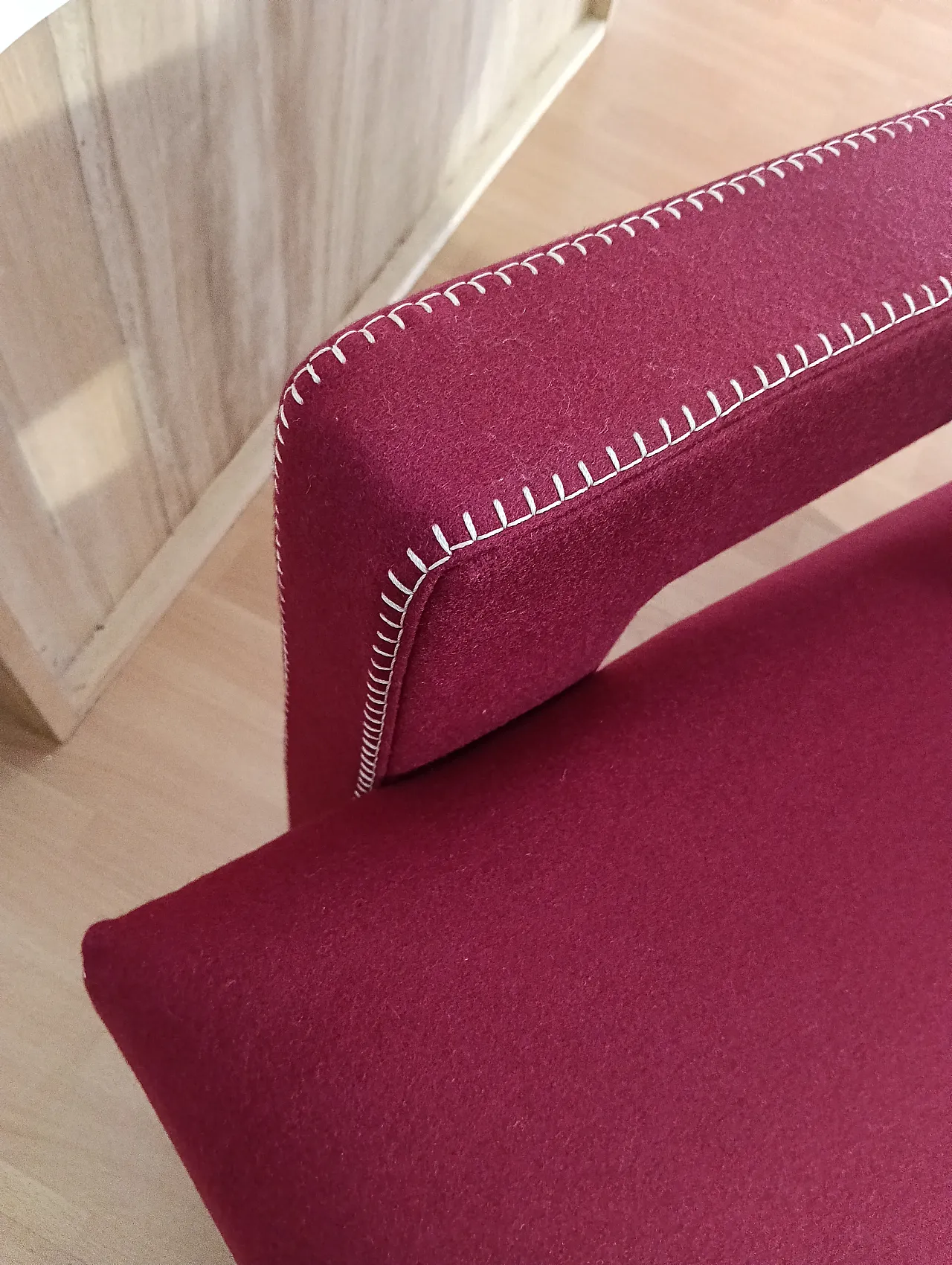 Poltrona Utrecht 637 in lana bordeaux di Cassina, anni 2000 46