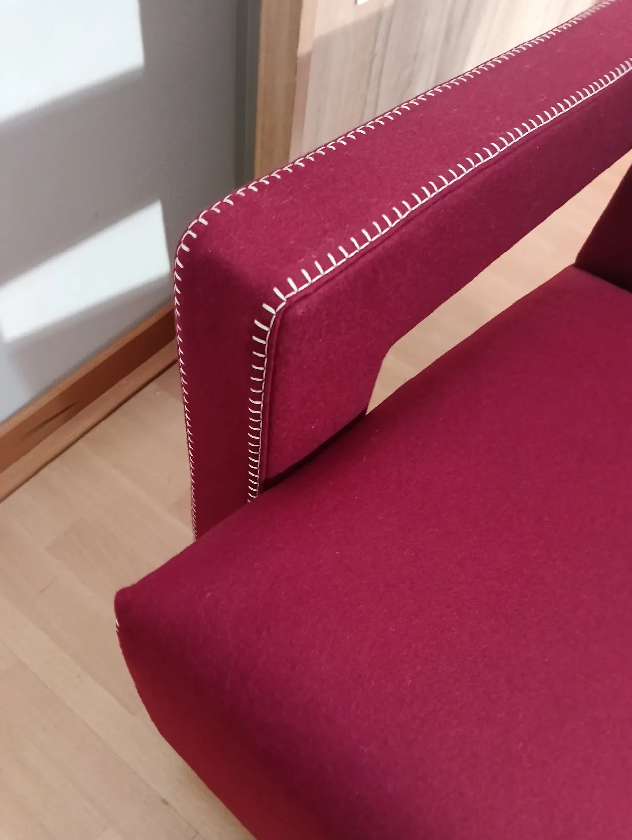 Poltrona Utrecht 637 in lana bordeaux di Cassina, anni 2000 62