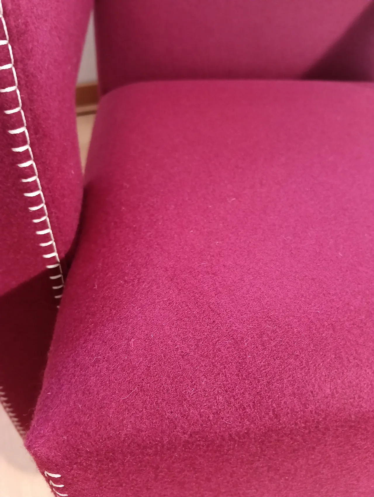 Poltrona Utrecht 637 in lana bordeaux di Cassina, anni 2000 74