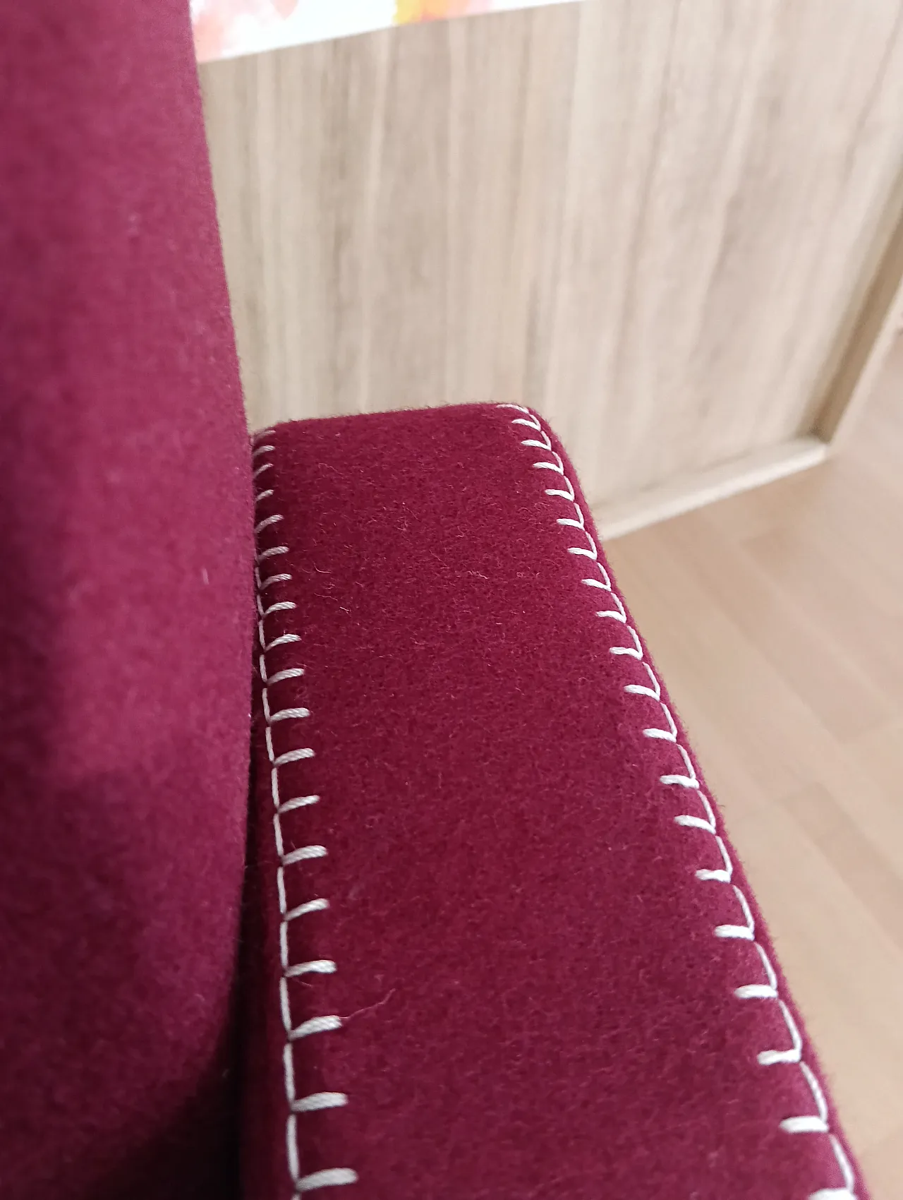 Poltrona Utrecht 637 in lana bordeaux di Cassina, anni 2000 81