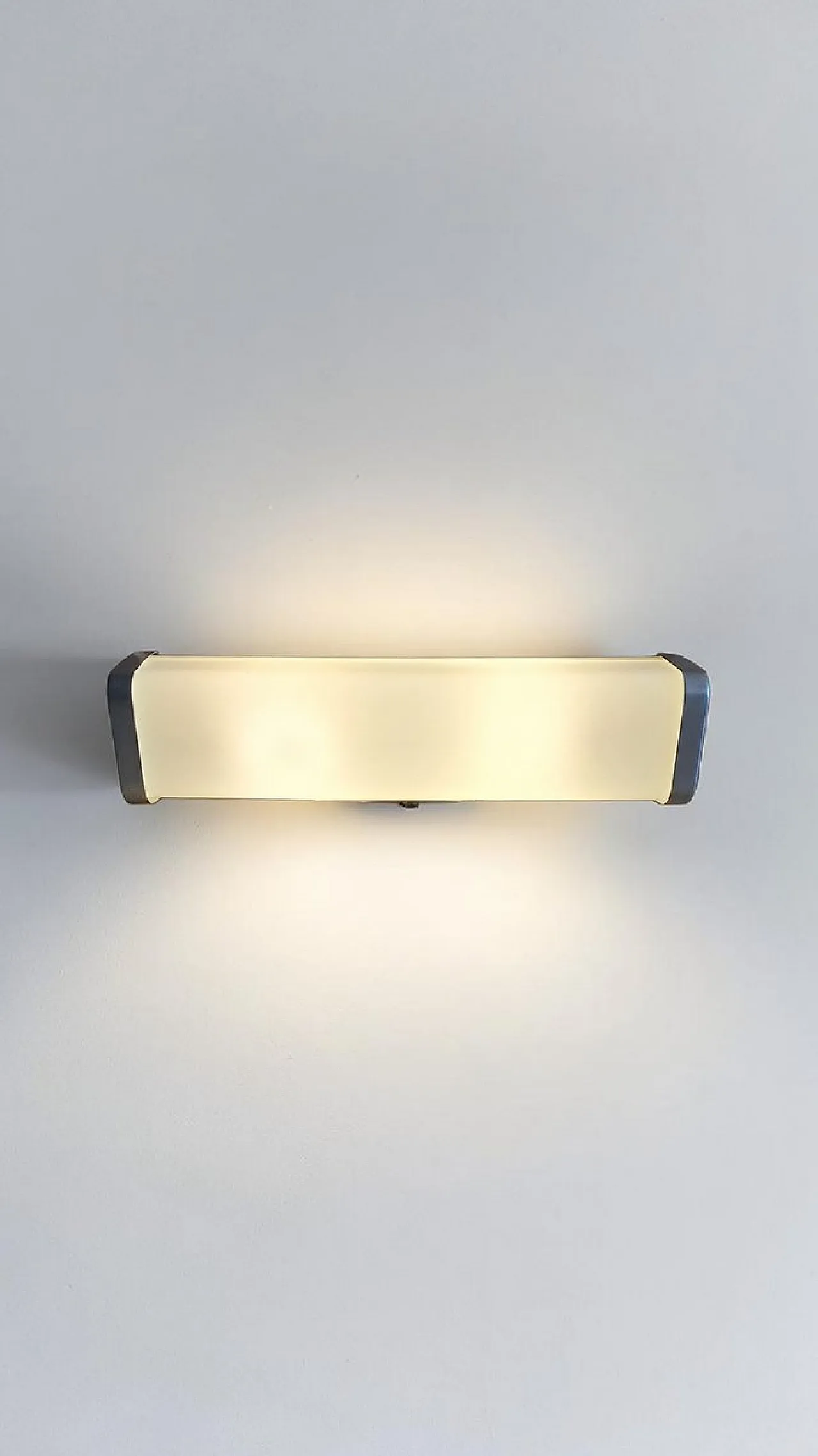 Lampada da parete in vetro e metallo, anni '60 2