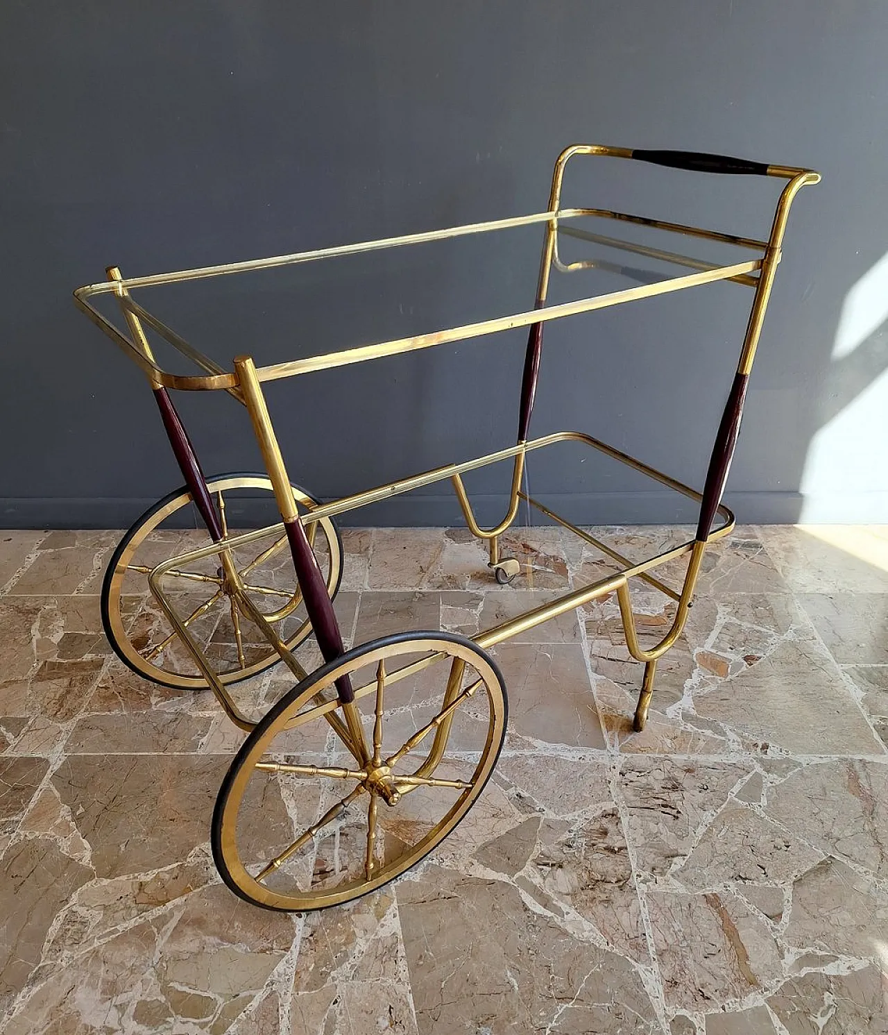 Carrello bar in vetro e legno in ottone, anni '50 3