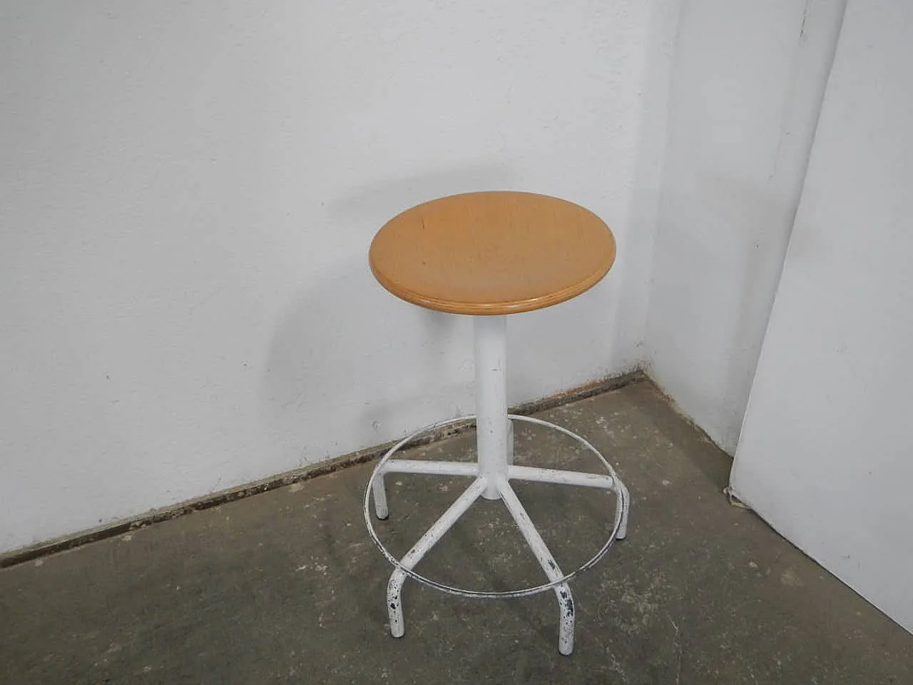 5 foot stool 1970 1