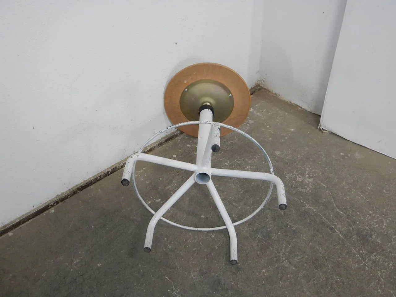 5 foot stool 1970 3
