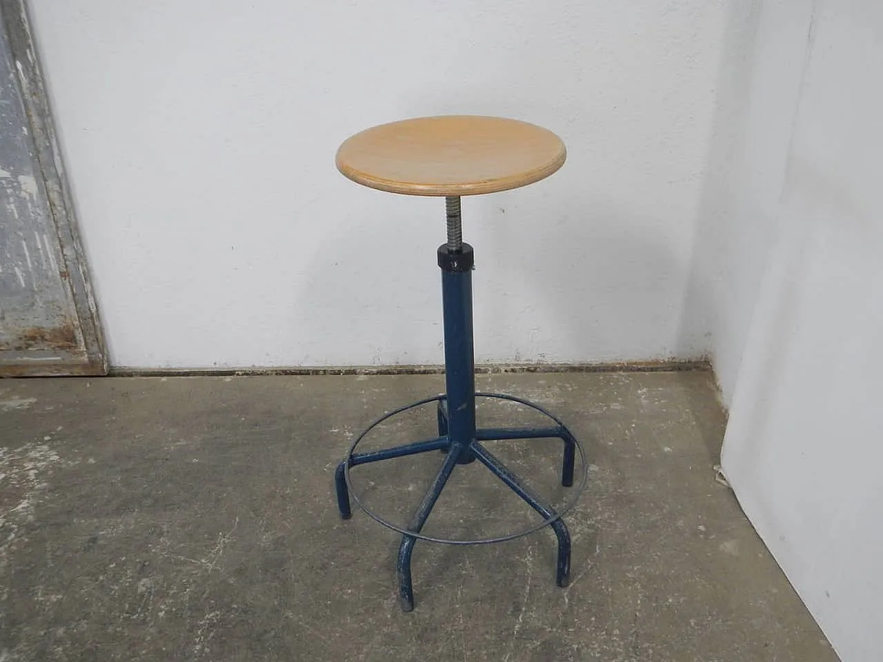5 foot stool 1970 2