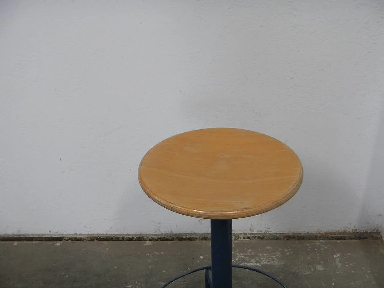 5 foot stool 1970 4