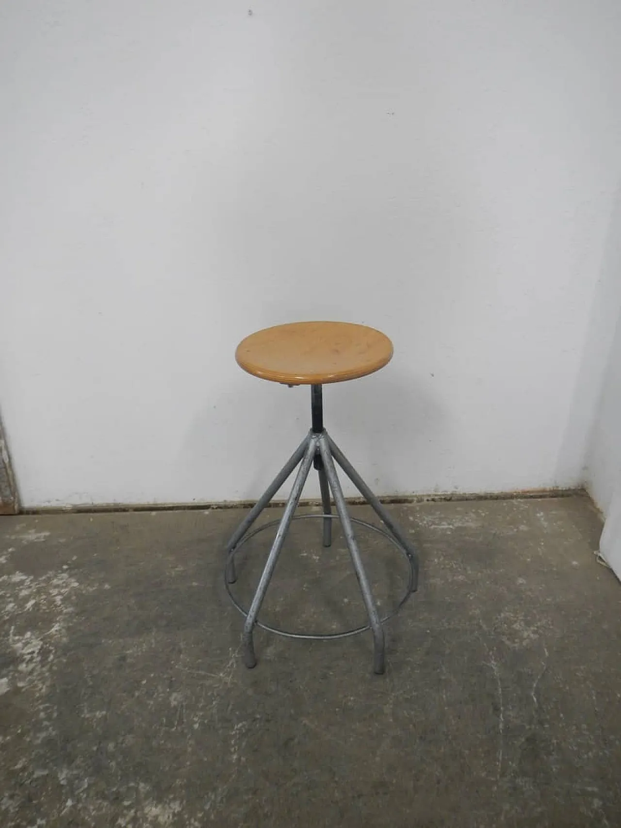 5 foot stool 1960 1